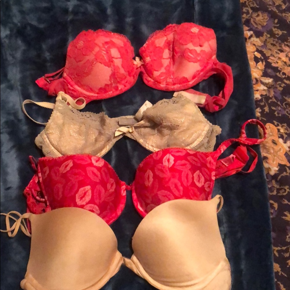 VS bras 👙. ALL FOUR